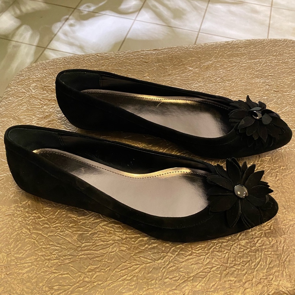 ALFANI SLIP ON FLORAL SUEDE FLAT NWOT - Picture 2 of 5